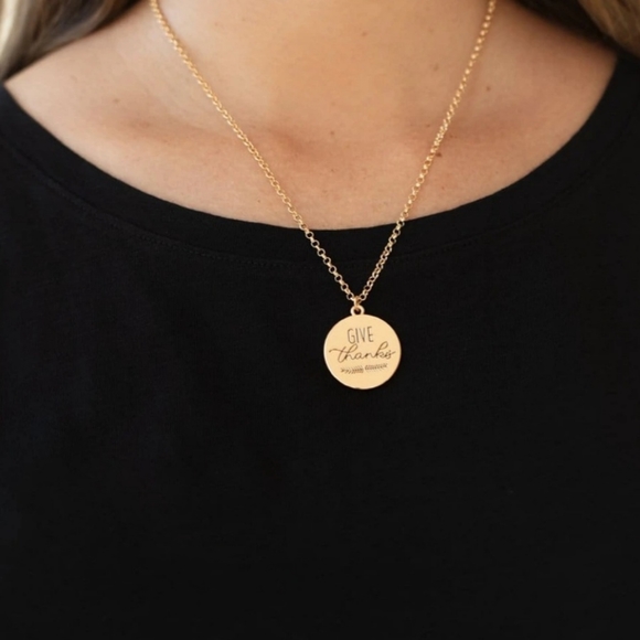Gold necklace/earrings paparazzi